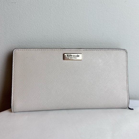 KATE SPADE White Saffiano Leather Bifold Zip/Snap Womens Wallet - Picture 1 of 4